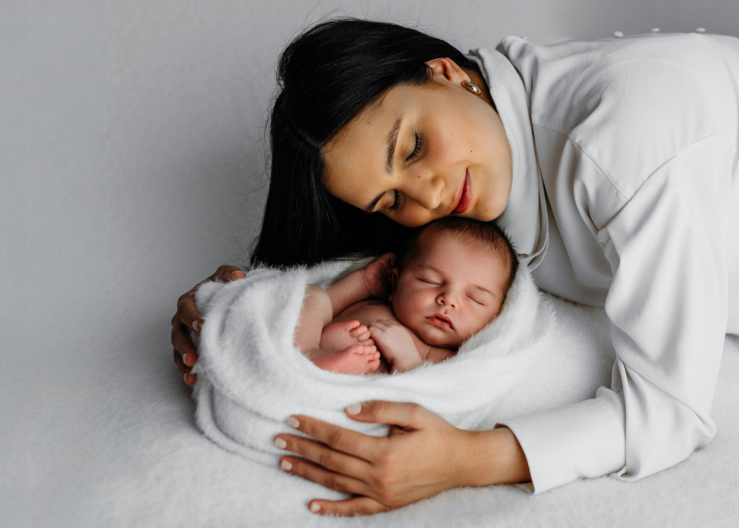 Belly to Baby: Transitioning Maternity Sessions into Newborn Photography